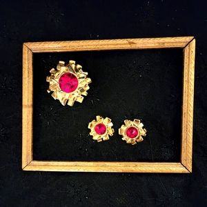 Vintage Gold Tone Brooch and Earring Set